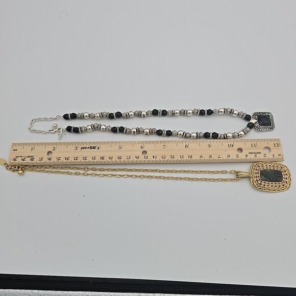 Two Necklaces By George Golden Tone Camio And Silver Tone - Picture 7 of 8